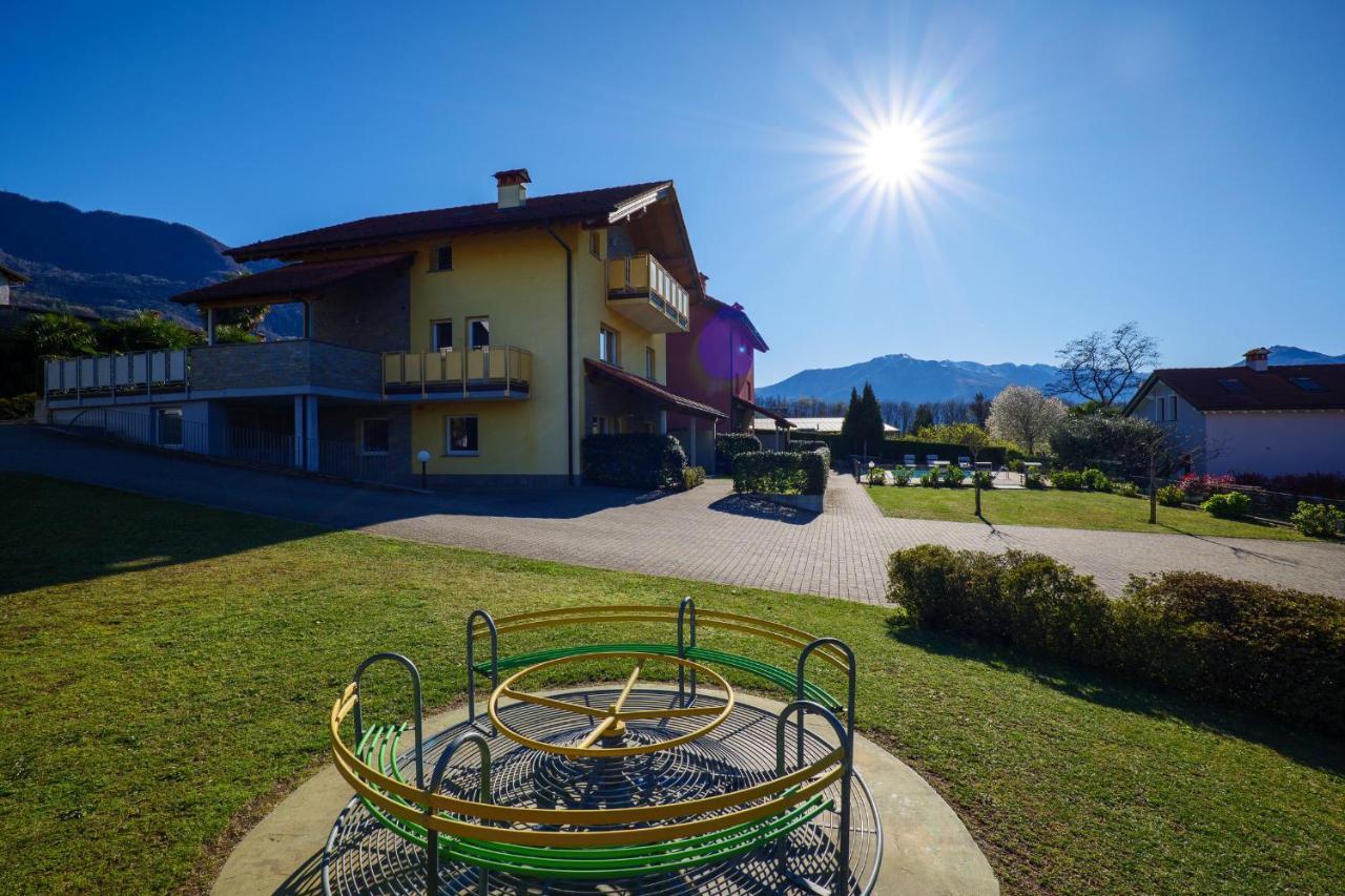 Residence Girasole Casa Rossa B Colico Exteriör bild